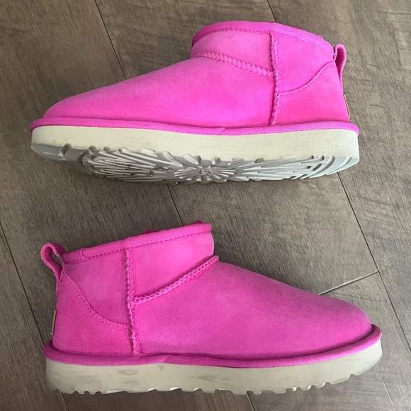 UGG Classic Ultra Mini In Rock Rose - Picture 8 of 10